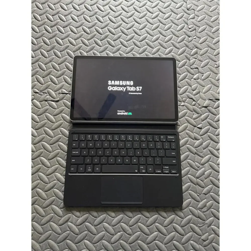 Grade A! Samsung Galaxy Tab S7 11in (Wi-Fi) Mystic Silver 128GB + Keyboard